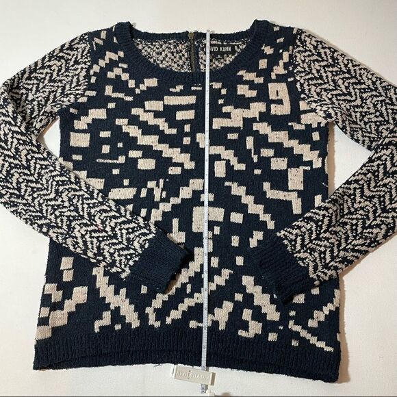 David Kahn cream and navy patterned sweater Small - Picture 9 of 12